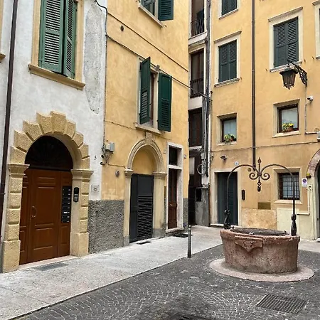 Magnolia - Piazza Delle Erbe